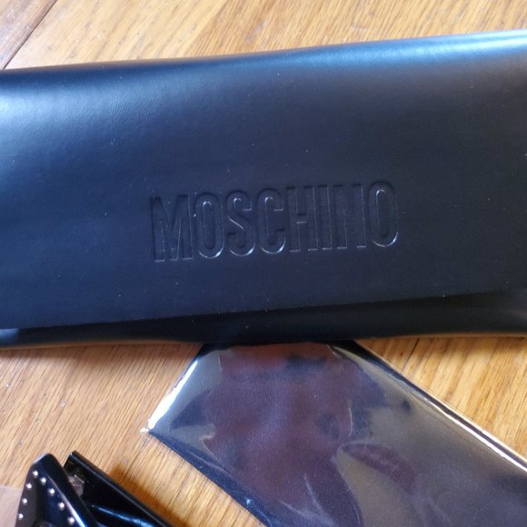 Moschino Women’s Sunglasses - NWT - Picture 3 of 10